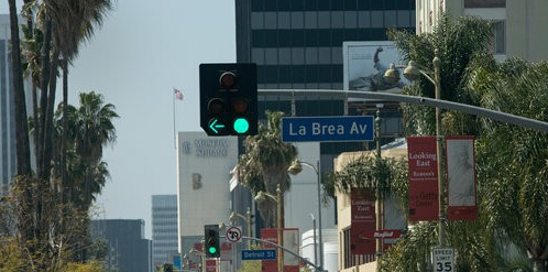 看美國(guó)如何解決交通擁堵問題，同步交通信號(hào)燈