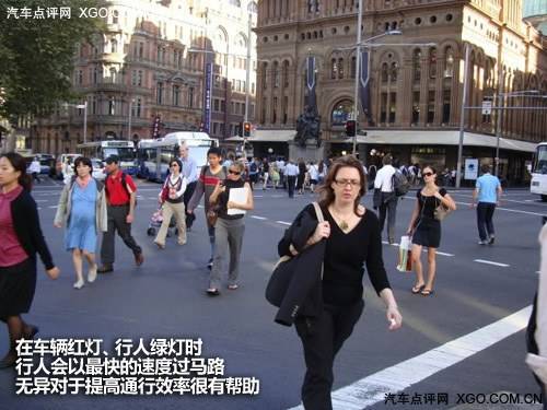 2013新規(guī)下該如何通過交通信號(hào)燈