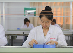 華路德電子車間